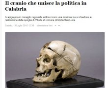 Il cranio che unisce la politica in Calabria